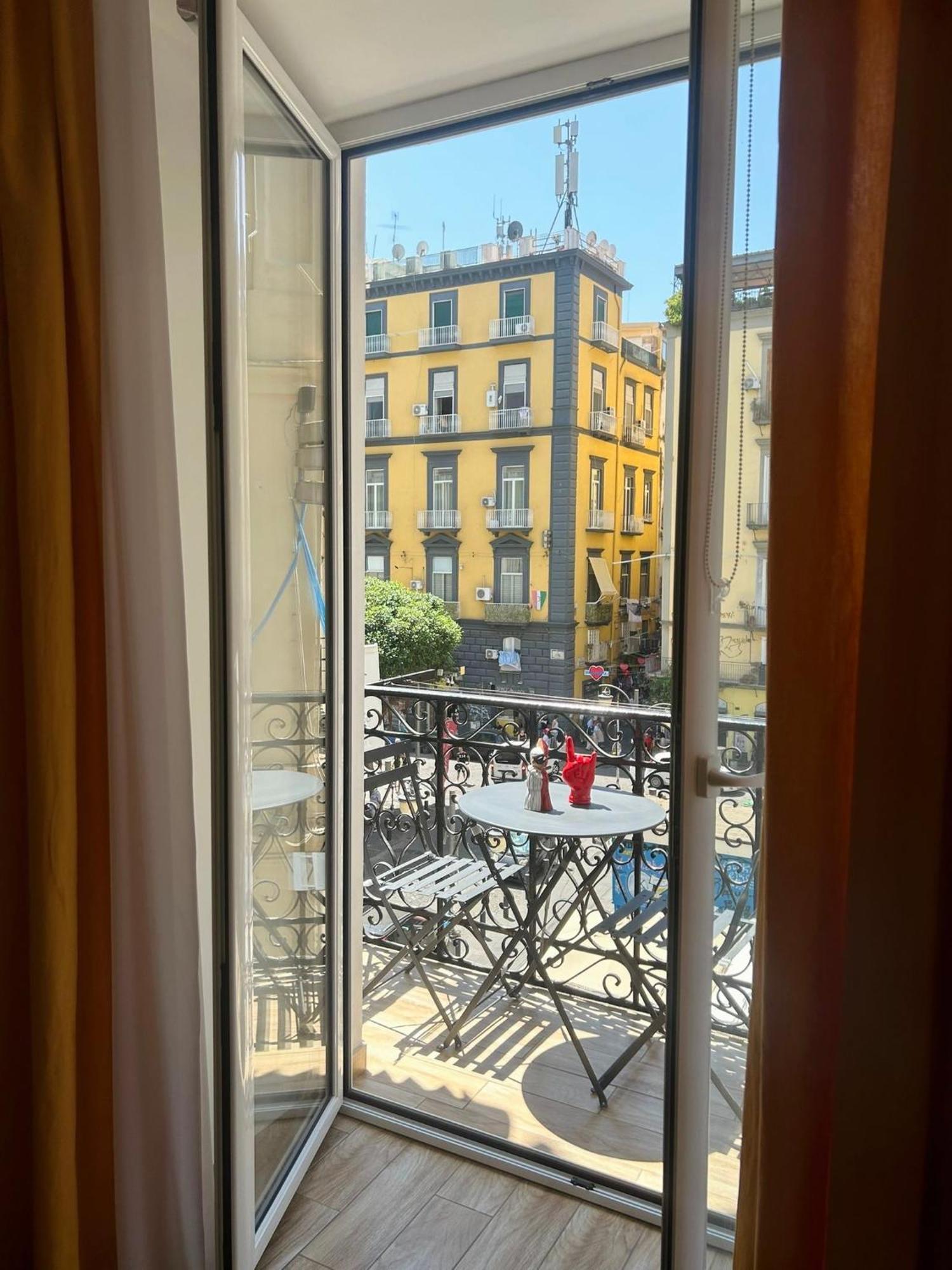 Bed and Breakfast Mia Napoli Екстер'єр фото